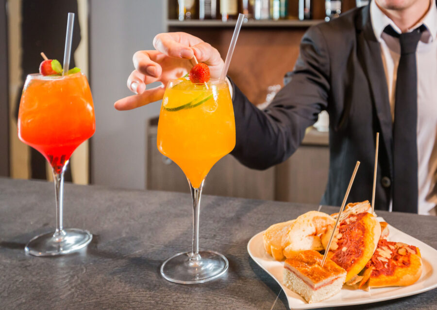 Aperitivo al bar